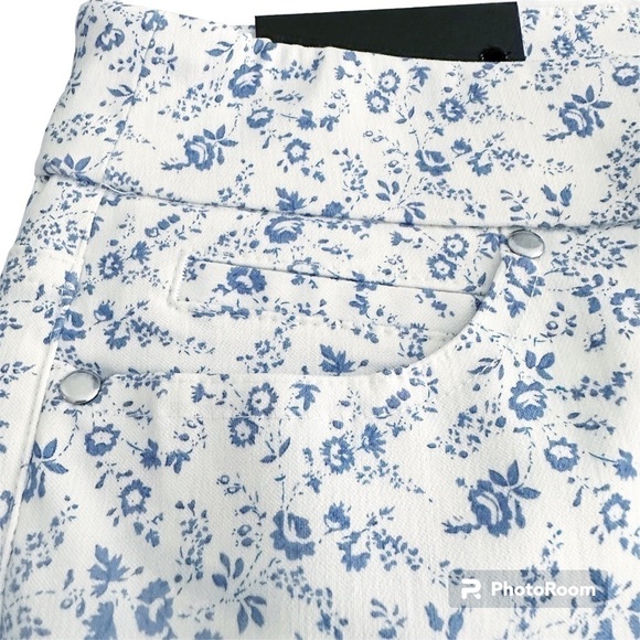 MARIO Serrani Blue Floral Stretch Cuff Capri NWT Size Small - Picture 6 of 7